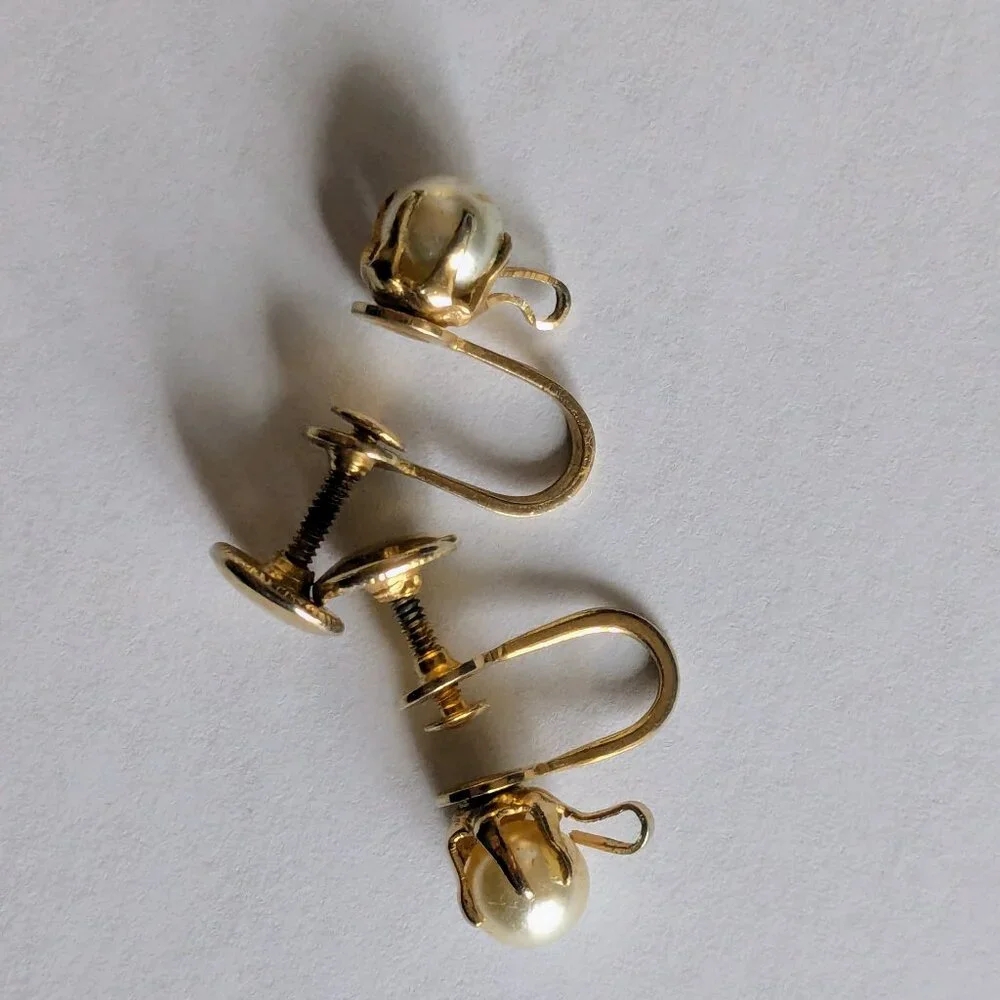 Stunning Vintage Pearl Screw Back Earrings Gold Tone Retro Mid-Century Jewelry